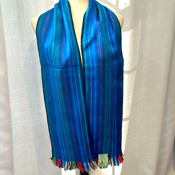 Beautiful alpaca scarf from Ecuador so soft and warm! - Picture 9 of 12